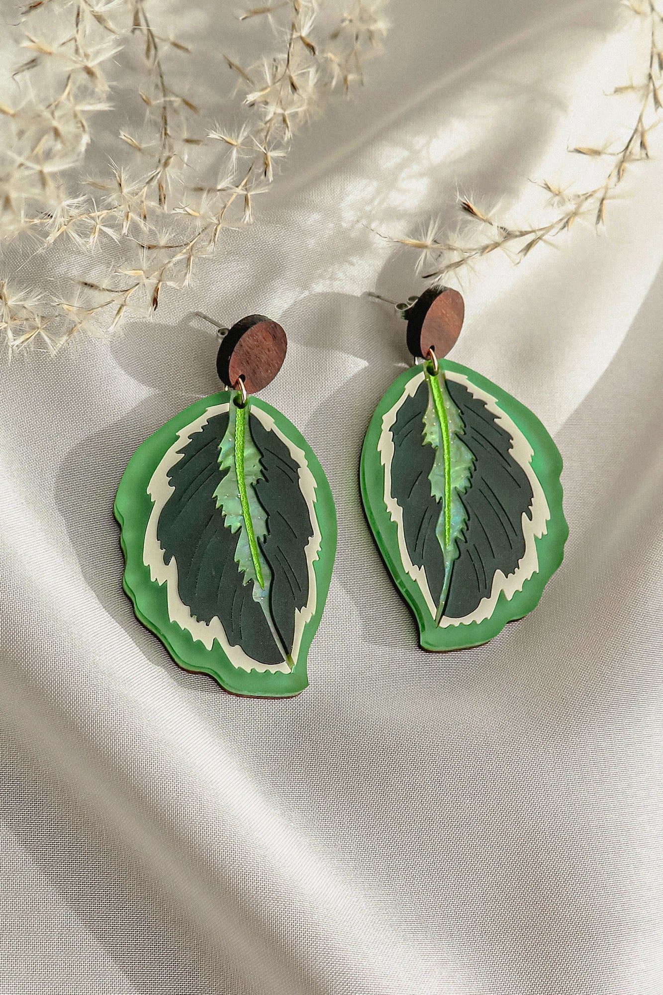 Calathea Medallion Earrings - Green - DORUZOVA
