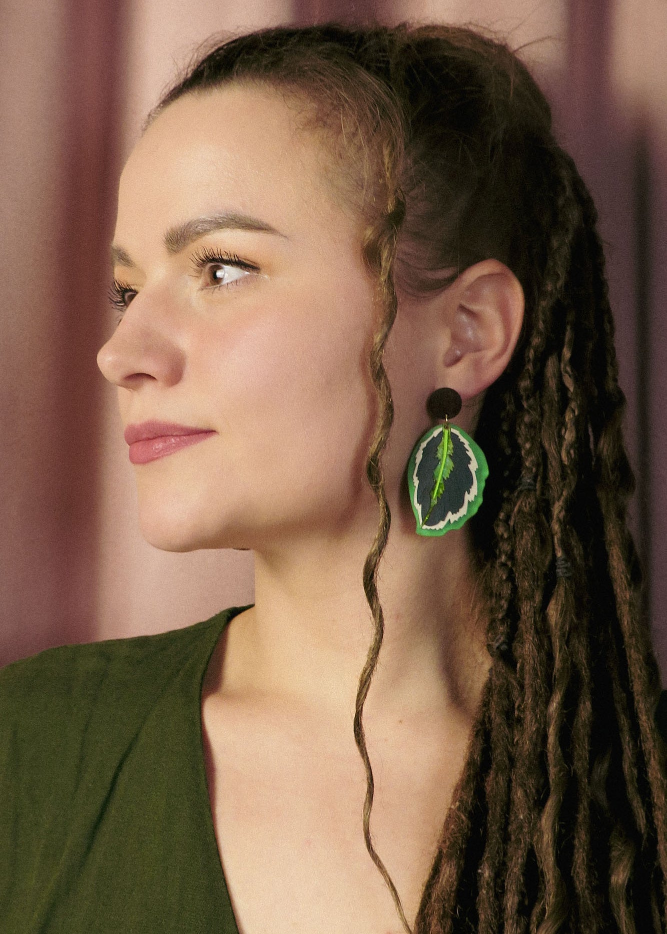 Calathea Medallion Earrings - Green - DORUZOVA