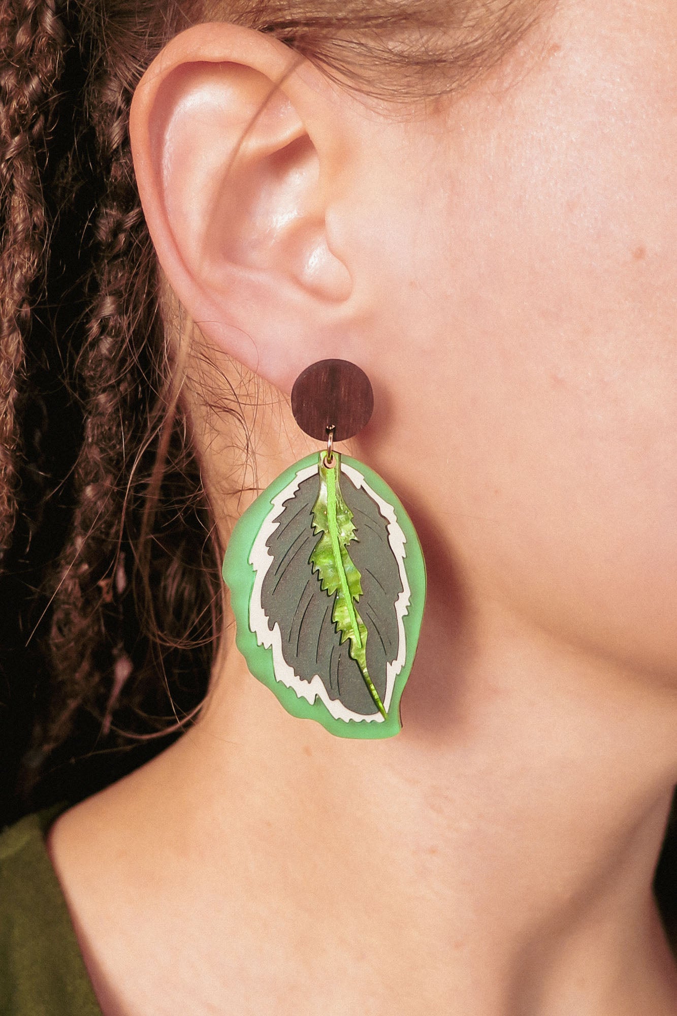 Calathea Medallion Earrings - Green - DORUZOVA